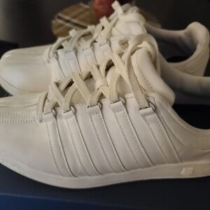 K-Swiss Men's Classic VN Sneakers white great size 11 Used *4 Pairs available*